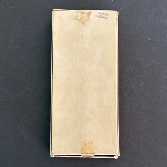 Clark's O.N.T. Sewing Thread Box - Picture 4 of 5